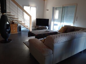 TV, fireplace, DVD player, stereo