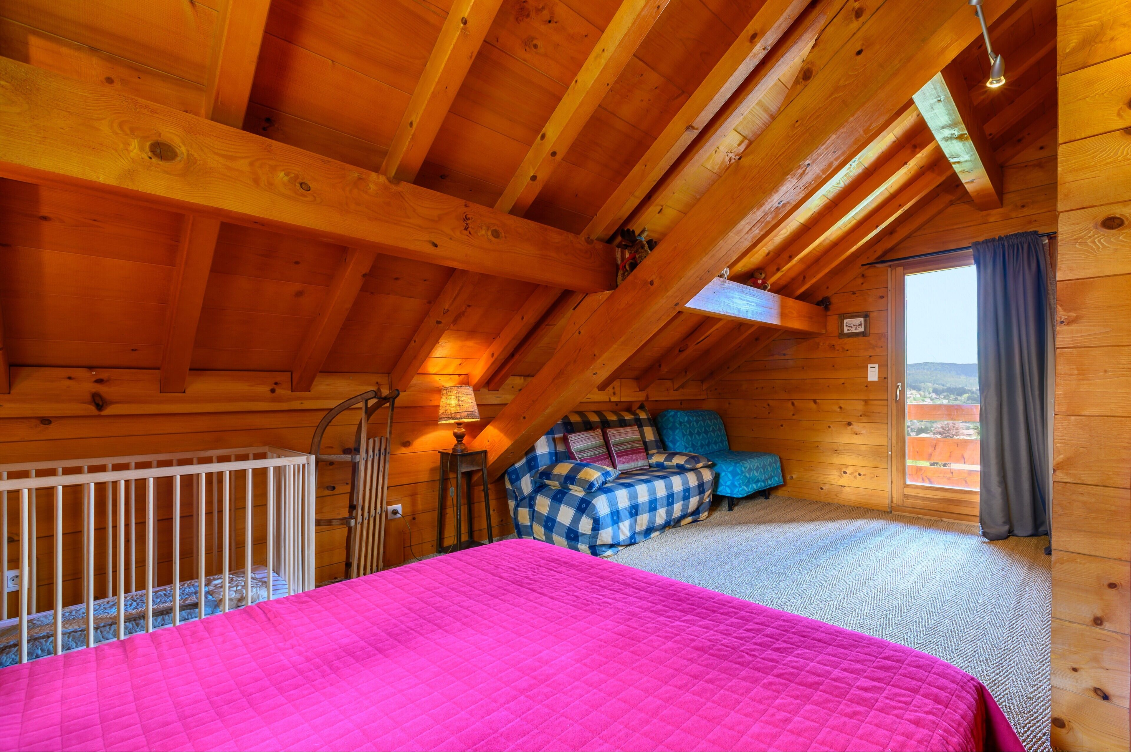 5 bedrooms, iron/ironing board