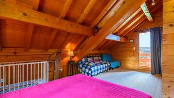 5 bedrooms, iron/ironing board