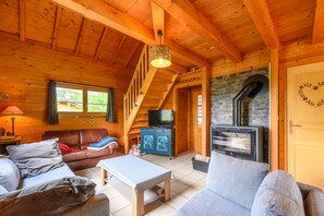 TV, fireplace - Chalet 'Du Wason' with Private Terrace, Private Garden and Balcony (Xonrupt-Longemer)