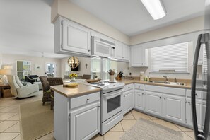 Fridge, microwave, dishwasher, coffee/tea maker - Serenity at Southfields, Unit A (Panama City Beach)