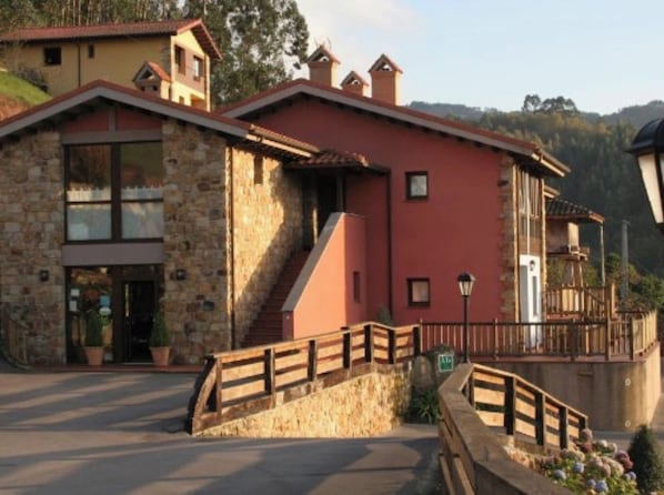 Exterior - Apartment 'Apartamento 6' with Shared Terrace, Shared Garden and Wi-Fi (Villaviciosa)