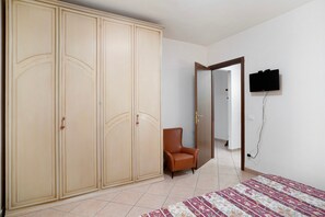 1 bedroom, free WiFi, bed sheets - Villa 'Il Frutteto 50' with Private Terrace and Wi-Fi (Ortovero)