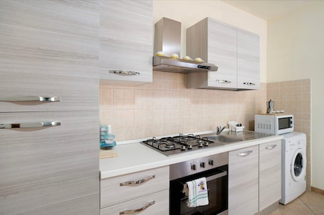 冷蔵庫、電子レンジ、オーブン、コンロ. Villa 'Il Frutteto 50' with Private Terrace and Wi-Fi