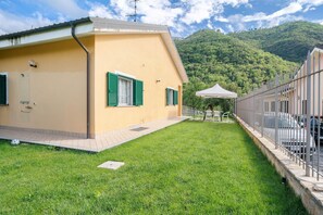 Exterior - Villa 'Il Frutteto 48' with Private Terrace and Wi-Fi (Ortovero)