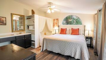 2 bedrooms, desk, iron/ironing board, free WiFi