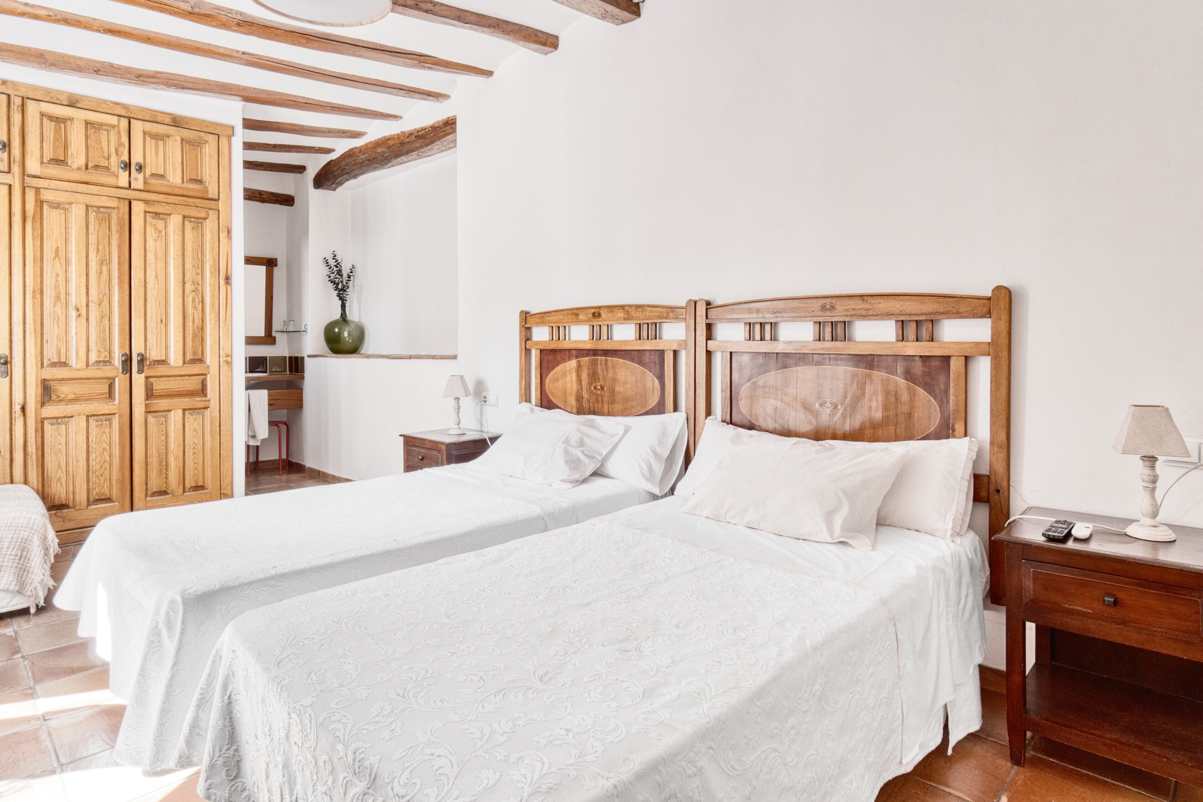 7 bedrooms, free WiFi, bed sheets