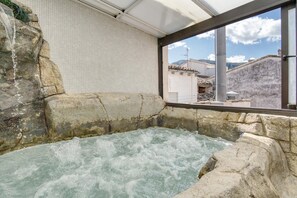 Spa - Holiday Home 'La Llar D' Aitana' with Mountain View, Private Terrace and Wi-Fi (Alcoleja)