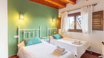 3 chambres, fer et planche Ă repasser, Wi-Fi gratuit, draps fournis