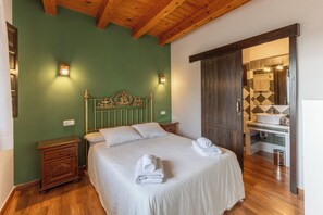 2 dormitorios, tabla de planchar con plancha, wifi gratis y ropa de cama