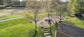 Executive or race horse owners avail 22 day min 4bed 4baths Furn or unfurnished.