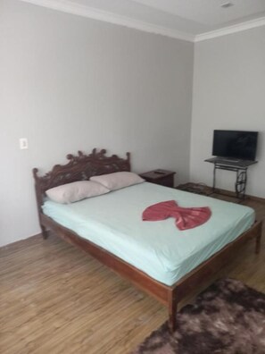 3 bedrooms, WiFi, bed sheets