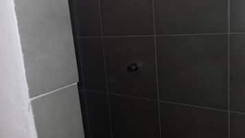 Handtücher, Seife, Toilettenpapier