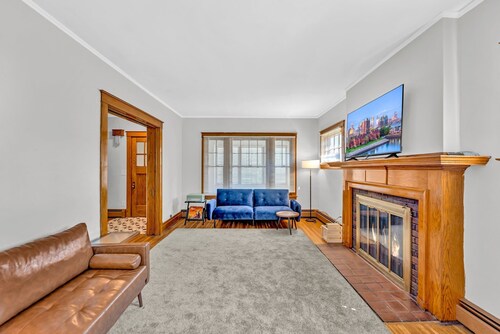 Near the falls-Office, Arcade, record player, parking, A/C 500mbps