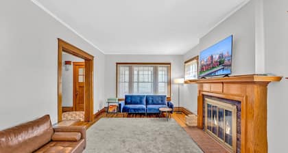 Near the falls-Office, Arcade, record player, parking, A/C 500mbps