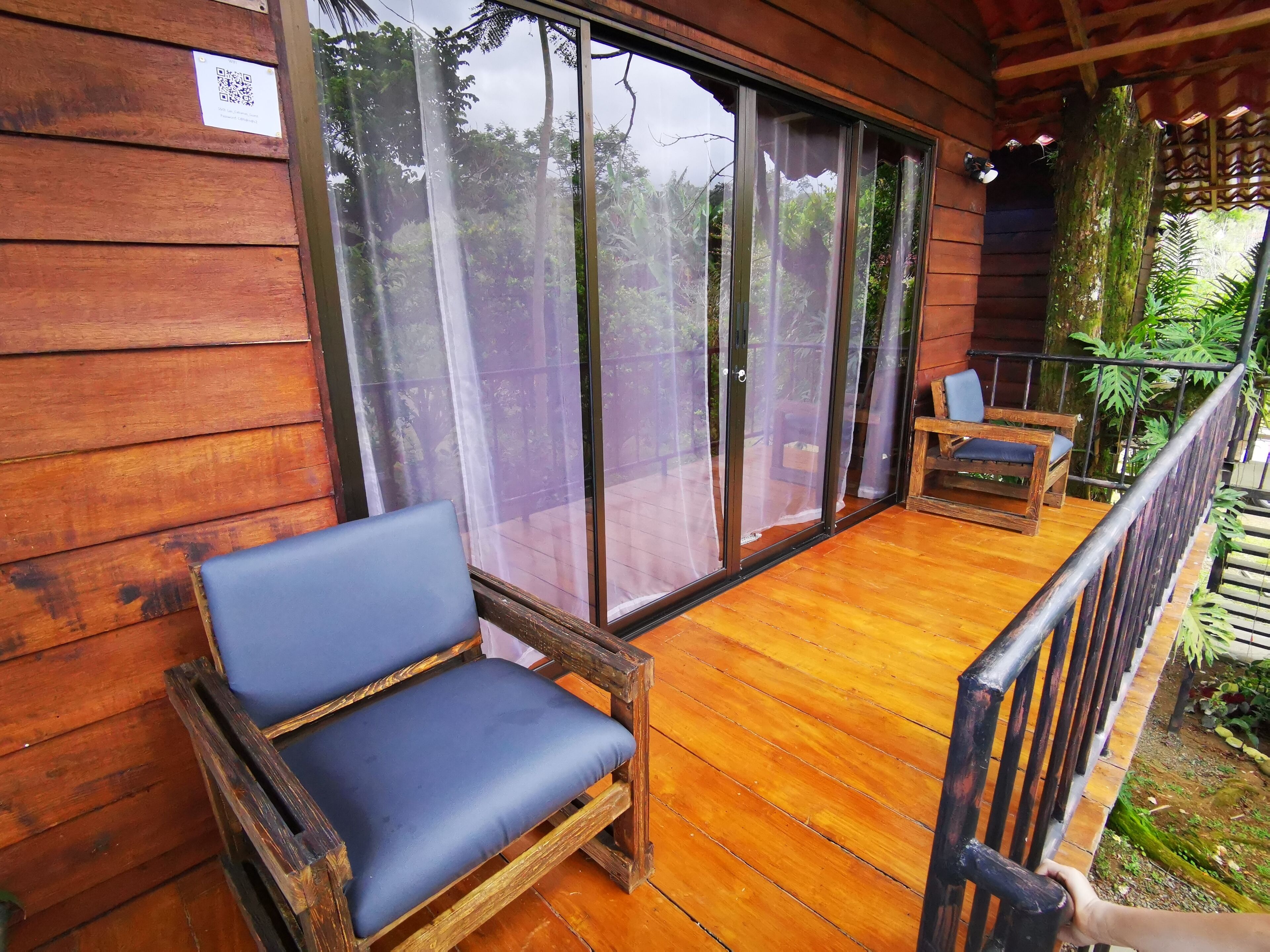 Romantic Tree House | Terrace/patio