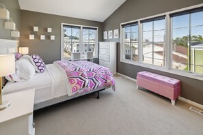 3 bedrooms, desk, iron/ironing board, travel cot
