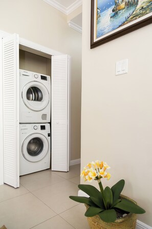 Interior - Chic Haven Studio in kingston (kingston)