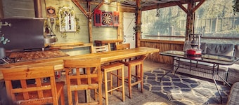 Oak Cottage Sleeps 5 with Hot Tub