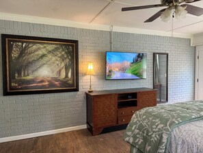 4 chambres, fer et planche à repasser, Wi-Fi, draps fournis