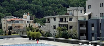Tilal Fanar resort, pools, generator included