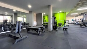 Fitness facility - Tilal Fanar resort, pools, generator included (Fanar)