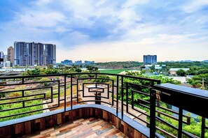 Deluxe Room | Terrace/patio - VITS Select Kharadi Pune (Pune)