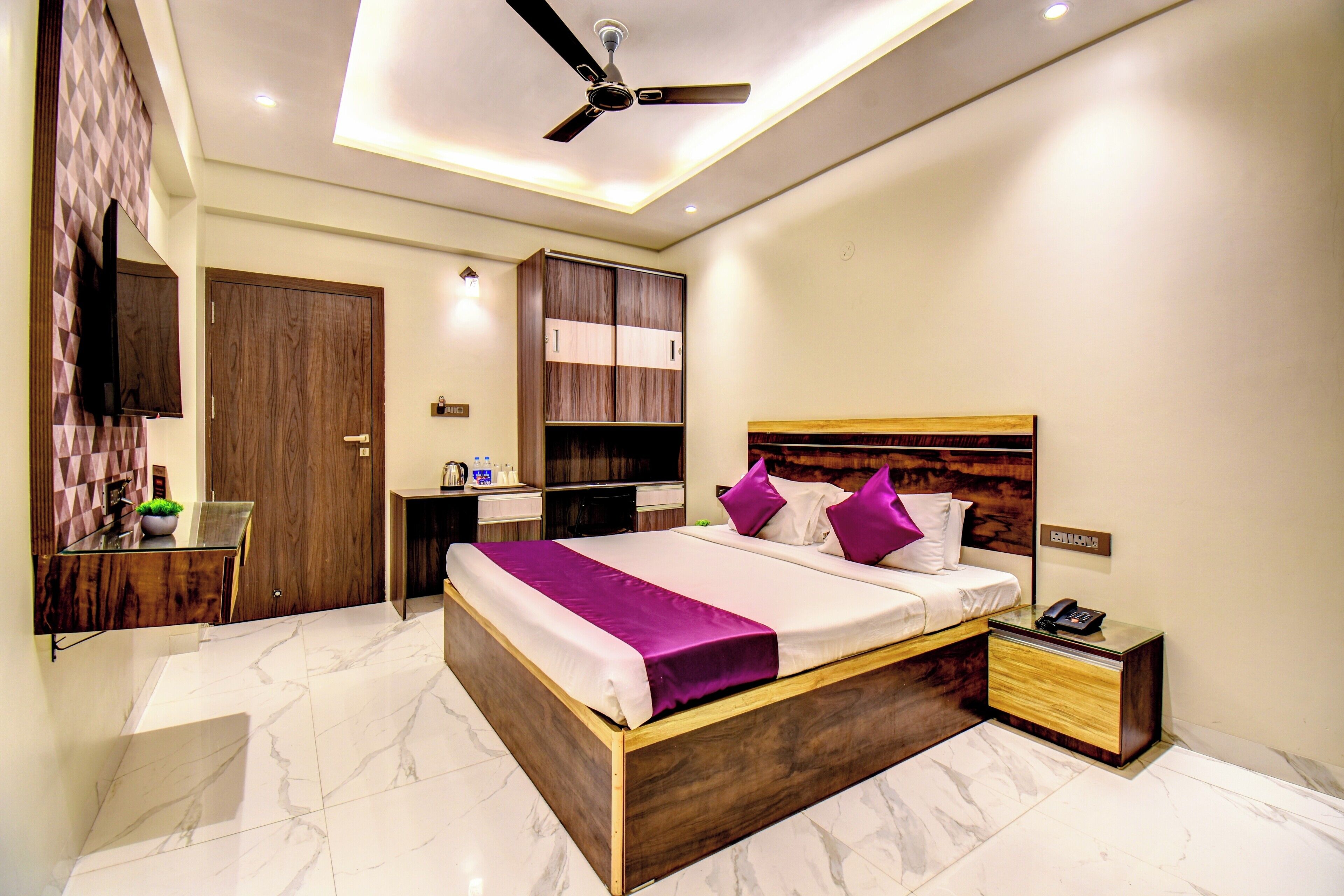 Super Deluxe Room | Free WiFi, bed sheets