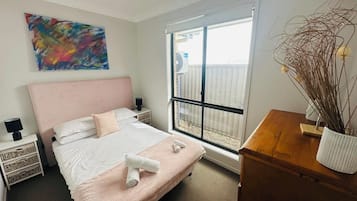 5 bedrooms, desk, iron/ironing board, travel cot