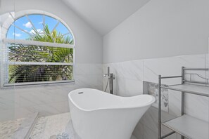 Douche, serviettes fournies