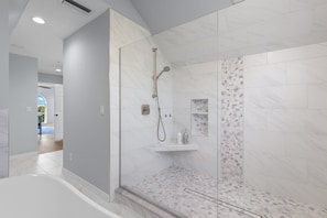 Douche, serviettes fournies
