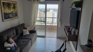 Smart TV, table tennis, stereo