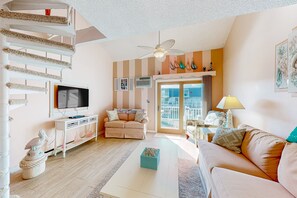 TV - Waterfront townhome with pool - walk to the beach, boardwalk & Jolly Roger (Ocean City)