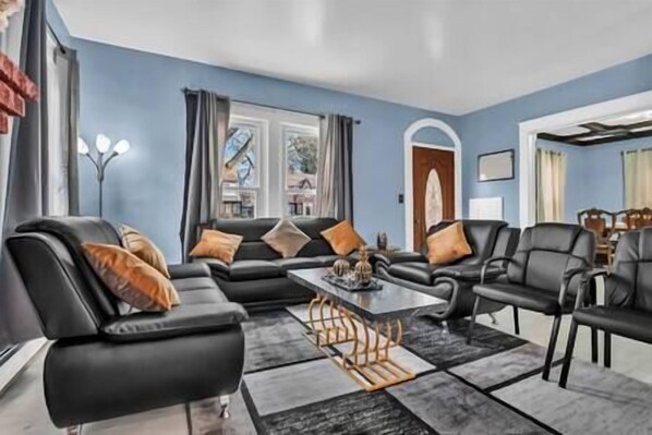 TV - Walk To Fall (4th Street) (Niagara Falls)