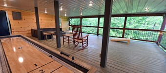 Elegant Escape- Executive Log Cabin Rental- 3br/2ba- Firepit- Wifi