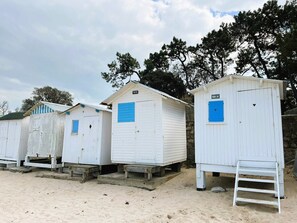 Exterior - Dimitri’s workshop 500m from the beach (Barbâtre)