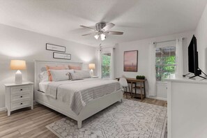 3 slaapkamers, een strijkplank/strijkijzer, gratis wifi, beddengoed