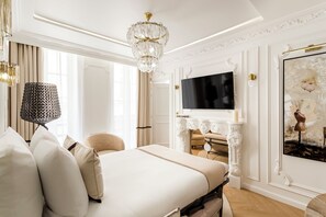 2 chambres, bureau, fer et planche à repasser, lit parapluie