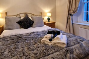 2 habitaciones, tabla de planchar con plancha, wifi y ropa de cama