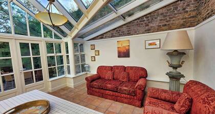 Stunning 5-Bed Period Home, Gardens & Tennis Court