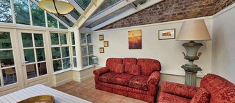 Stunning 5-Bed Period Home, Gardens & Tennis Court