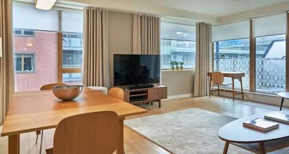 Large Stylish, Bright & Luxurious 2 Bed Apartment