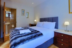 2 slaapkamers, een strijkplank/strijkijzer, wifi, beddengoed