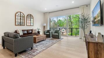 Fernseher, Stereoanlage