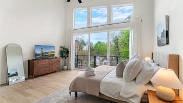 4 Schlafzimmer, Schreibtisch, BĂŒgeleisen/BĂŒgelbrett, WLAN