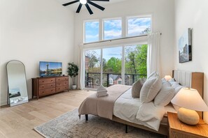 4 Schlafzimmer, Schreibtisch, Bügeleisen/Bügelbrett, WLAN