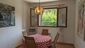 Dining - Villa au Calme Avec Piscine Privée (Six-Fours-les-Plages)