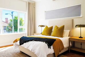 4 bedrooms, desk, iron/ironing board, WiFi