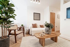 TV - Lovely Apartment in Chester Centre (Chester)