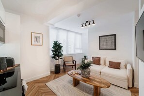 TV - Lovely Apartment in Chester Centre (Chester)